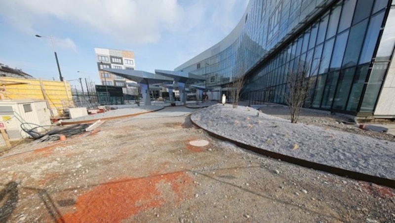 Die Dauerbaustelle Krankenhaus Nord (Bild: Martin A. Jöchl)