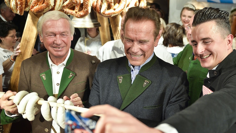 Schwarzenegger is a regular at the legendary Weisswurst parties at the Stanglwirt. Will he be partying here with Zarella after his climate auction? (Bild: APA/HERBERT NEUBAUER)