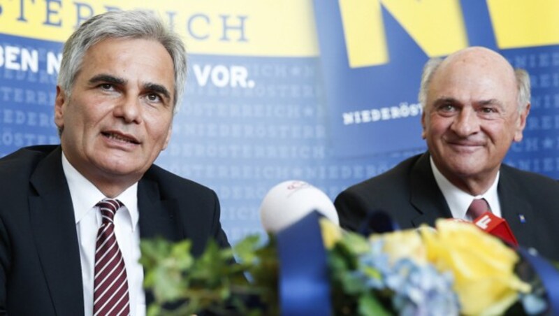 Pröll mit Ex-Kanzler Werner Faymann (Bild: APA/Andy Wenzel/BKA)