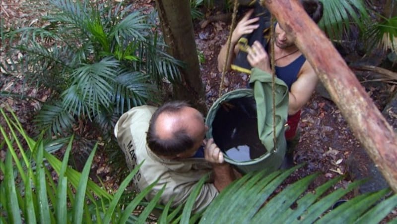 Markus beschwert sich über die Hygiene im Camp. (Bild: RTL)