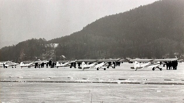 Im Februar 1967 landeten Kunstflieger aus fünf Ländern vor dem Parkbad Krumpendorf. (Bild: Krumpendorfer Chronik)