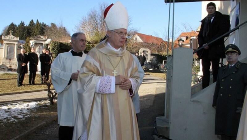 Alt-Bischof Egon Kapellari leitete den Gottesdienst. (Bild: Christian Jauschowetz)