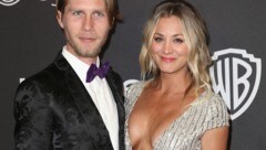 Kaley Cuoco mit Karl Cook (Bild: Matt Sayles/Invision/AP)