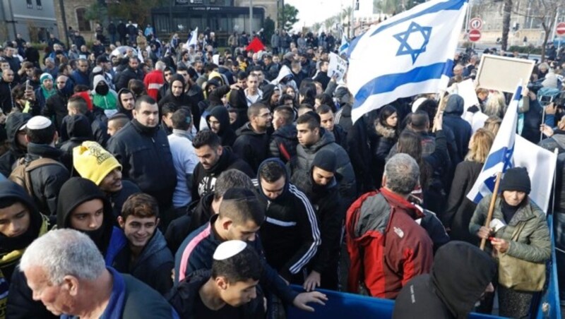 Demonstranten kämpfen um die Freilassung des israelischen Soldaten. (Bild: AFP)