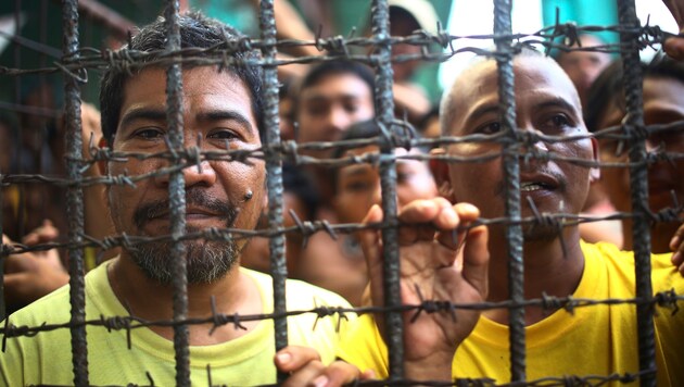 Insassen des Gefängnisses von Cotabato (Bild: AP)