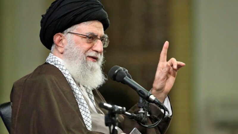 Irans religiöser Führer Ayatollah Ali Khamenei (Bild: APA/AFP/Khamenei.ir/HO)