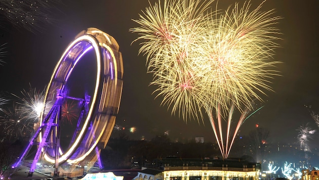 For the majority of Austrians, fireworks are part of New Year's Eve. However, only a few like firecrackers. (Bild: APA/HANS PUNZ)