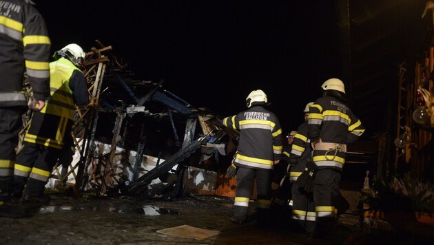 Heiße Asche hatte in Pölzing (Gemeinde Gallizien) einen Müllcontainer in Brand gesetzt. (Bild: Erich Varh)