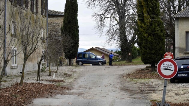 In Montvendre in Frankreich wurden drei Menschen ermordet. Verdächtig ist ein 23-Jähriger. (Bild: APA/AFP/JEAN-PHILIPPE KSIAZEK)