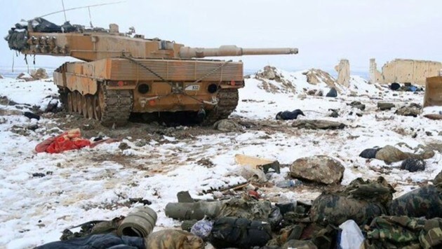 IS-Kämpfern ist es offenbar gelungen, zwei Leopard 2-Panzer der türkischen Armee zu erbeuten. (Bild: Twitter.com)