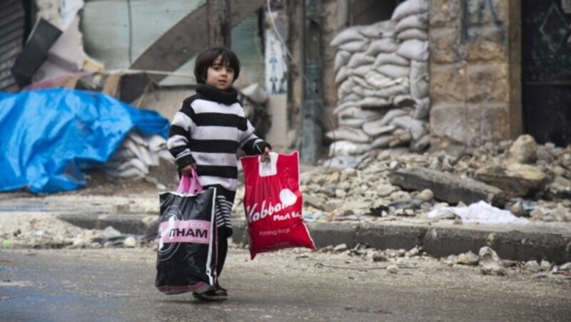 Kinder sind die größten Opfer des Krieges. (Bild: APA/AFP/KARAM AL-MASRI)