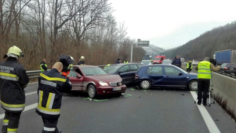 (Bild: Freiwillige Feuerwehr Alland/www.bfkdo-baden.com)