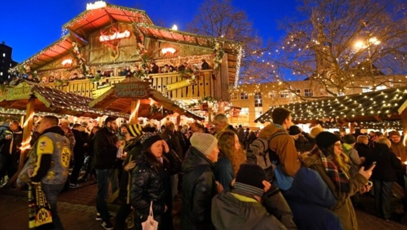 Rund um den Weihnachtsmarkt in Dortmund gilt ab Mittwoch bis zum Jahresende ein Lkw-Fahrverbot. (Bild: AP)