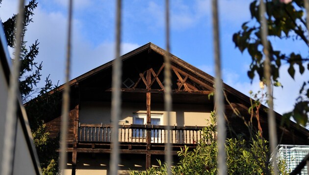 In diesem Haus, das mittlerweile nicht mehr steht, wurde die heute 63-Jährige Tirolerin misshandelt. (Bild: zeitungsfoto.at)