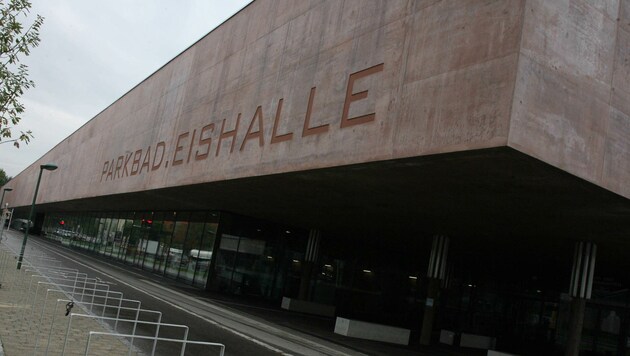 Die Eishalle in Linz soll um- und ausgebaut werden. (Bild: Horst Einöder/flashpictures.at)