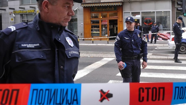 Serbische Polizisten im Einsatz (Bild: APA/AFP/ALEXA STANKOVIC)