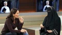 Vollverschleiert war Nora Illi in der Talkshow von Anne Will zu Gast. (Bild: APA/NDR/Wolfgang Borrs)