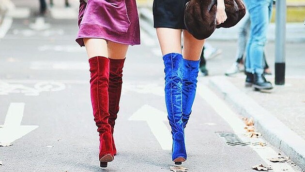 Stiefel und Stiefeletten aus Samt sind jetzt im Trend. (Bild: instagram.com/aquazzura)