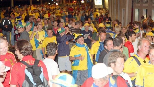 Fußball-Anhänger, hier 2008 bei der Euro: Der Rudolfskai wurde gleich zur Fanmeile. (Bild: Markus Tschepp)
