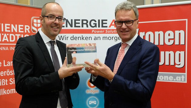 Energie-AG-Power-Solutions-Geschäftsführer Klaus Dorninger (r.), Herwig Pernsteiner (ISG). (Bild: Kronen Zeitung/ Chris Koller)