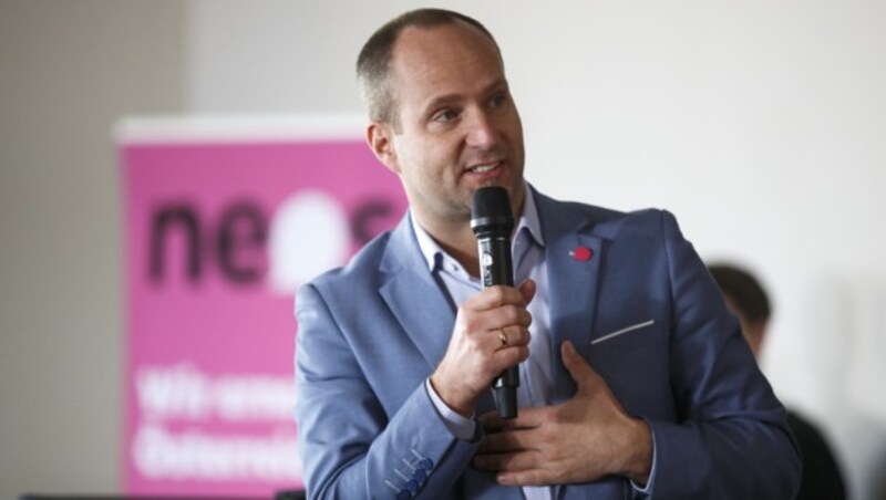 NEOS-Chef Matthias Strolz: "Wir freuen uns." (Bild: APA/ERWIN SCHERIAU)