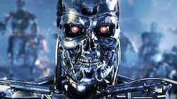 Im Science-Fiction-Streifen „Terminator“ will die wild gewordene KI Skynet die Menschheit auslöschen. Um düstere Zukunftsvisionen wie diese abzuwenden, brauche es automatische Kontrollsysteme, glaubt ChatGPT-Macher OpenAI. (Bild: facebook.com/terminator2)