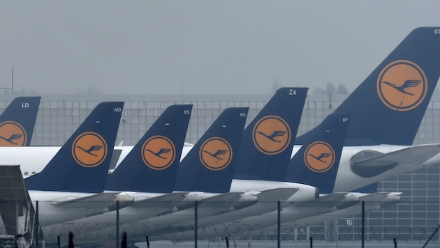 A Lufthansa gépei jelenleg nem repülnek Teheránba. (Bild: APA/AFP/Christof Stache)