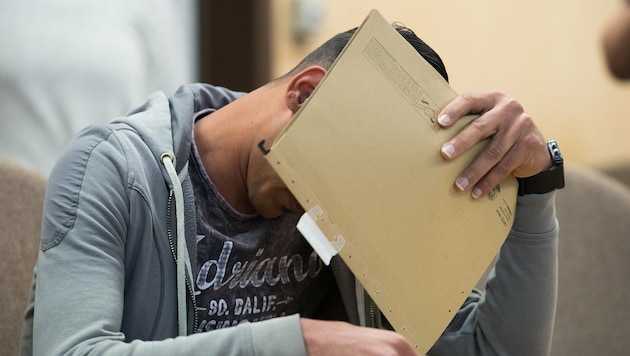 Ein 21-Jähriger stand wegen sexueller Nötigung in der Kölner Silvesternacht vor Gericht. (Bild: APA/dpa/Marius Becker)