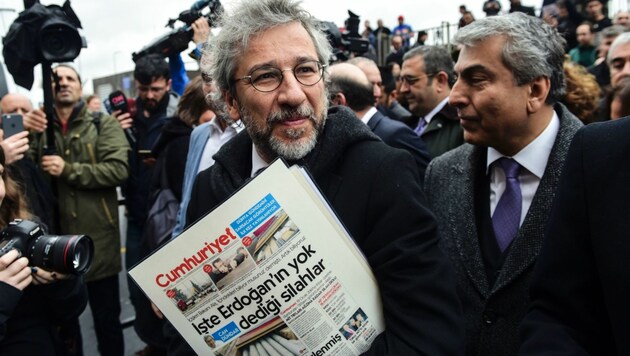 Ex-"Cumhuriyet"-Chefredakteur Can Dündar ist vor der Verfolgung nach Deutschland geflüchtet. (Bild: AFP)