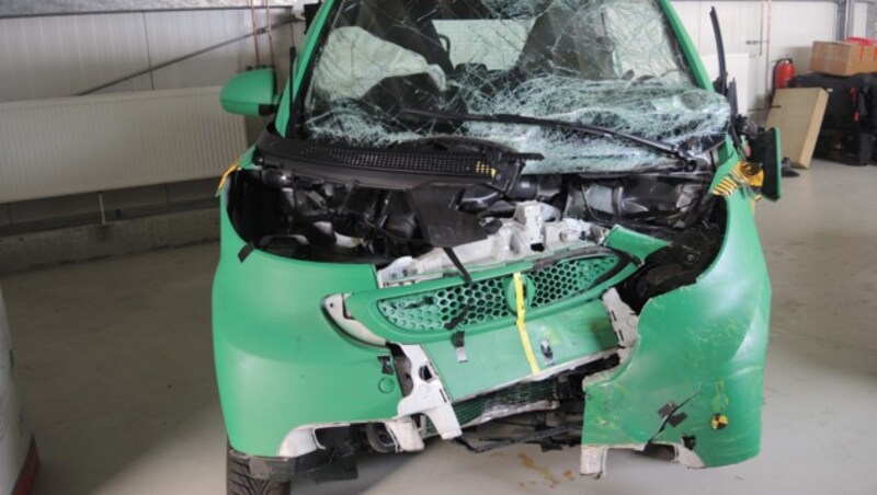 Smart Fortwo nach dem Crash gegen den Honda Civic (Bild: ÖAMTC)