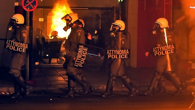 Einsatz einer griechischen Polizei-Sondereinheit (Bild: LOUISA GOULIAMAKI/AFP/picturedesk.com)