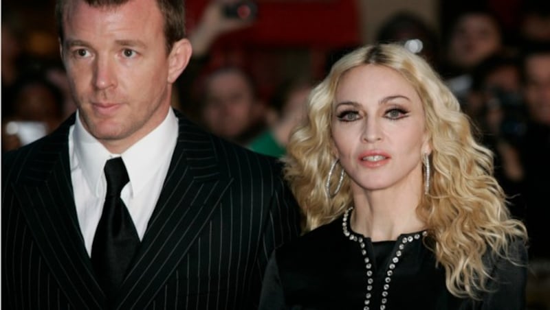 Guy Ritchie und Exfrau Madonna auf einem Archivfoto aus dem Jahr 2008 (Bild: AP)