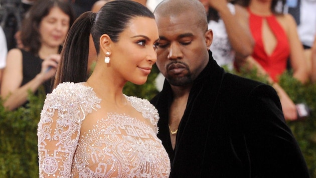 Kim Kardashian und Ehemann Kanye West (Bild: Charles Sykes/Invision/AP)