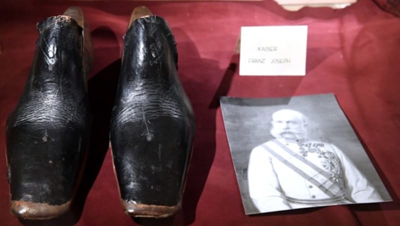 Maßschuhe von Kaiser Franz Joseph (Bild: APA/HELMUT FOHRINGER)