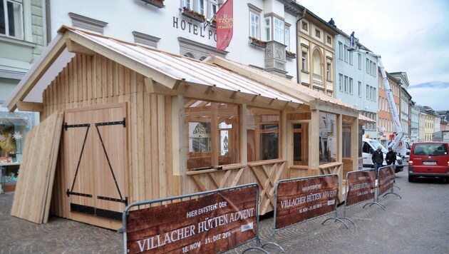 Die neuen Hütten sind sehr massive Holzkonstruktionen Liesertaler Zimmererei (Bild: Augstein)