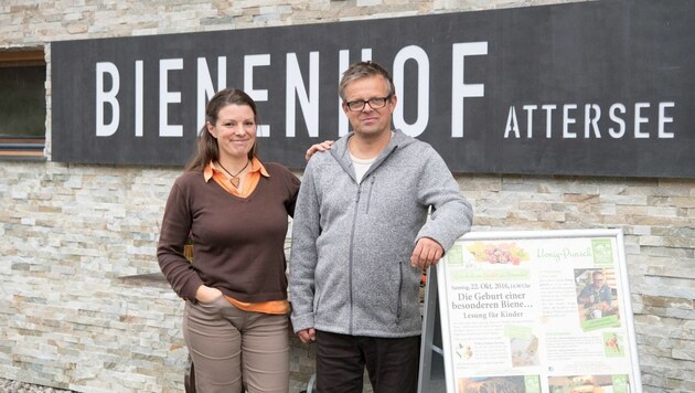 Die Helfer vom Bienenhof: Joana Opelt und Imker Michael Ryba, der die verirrte Schülerin fand. (Bild: Werner Kerschbaummayr)