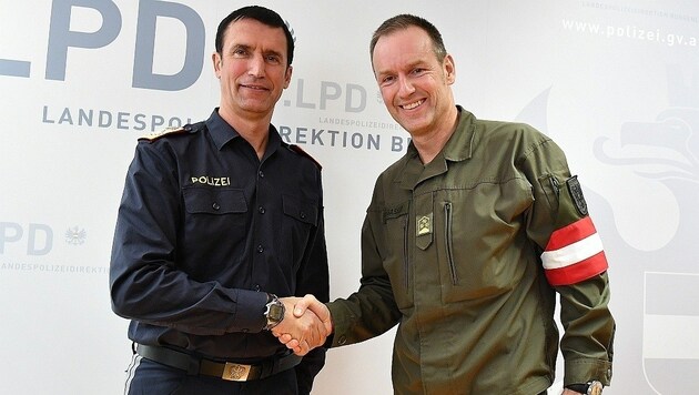 Landespolizeidirektor Martin Huber und Militärkommandant Oberst Gernot Gasser (Bild: Patrick Huber)