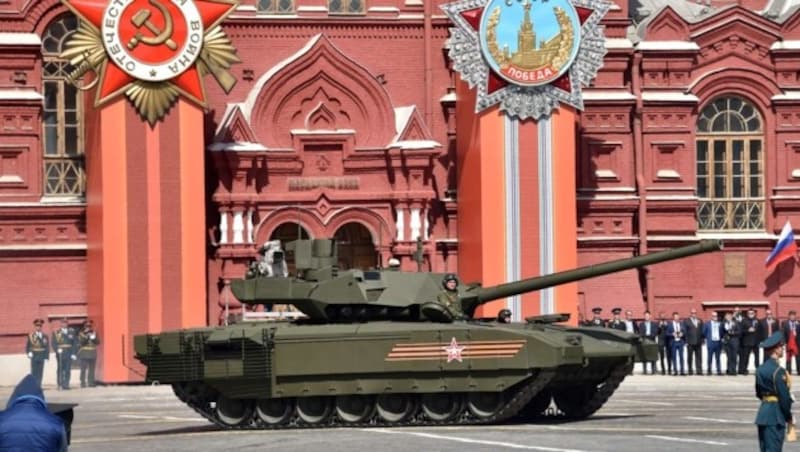 Russlands „Super-Panzer“ T-14 anlässlich einer Parade am Roten Platz in Moskau (Bild: AFP)