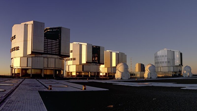 Die vier Hauptteleskope des Very Large Telescope der ESO in Chile (Bild: ESO/Y. Beletsky)