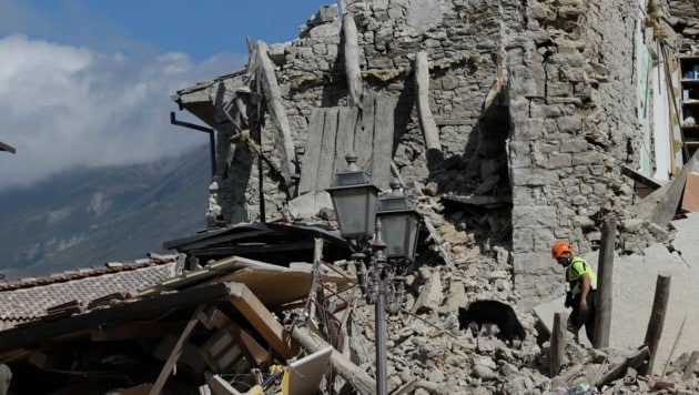 Bereits am vergangenen Sonntag wurde Mittelitalien von einem Erdbeben erschüttert. (Bild: ASSOCIATED PRESS)