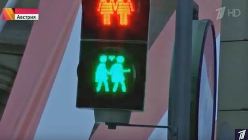 Auch Wiens gleichgeschlechtliche Ampelpärchen waren Teil der russischen Berichterstattung. (Bild: Screenshot/YouTube.com)