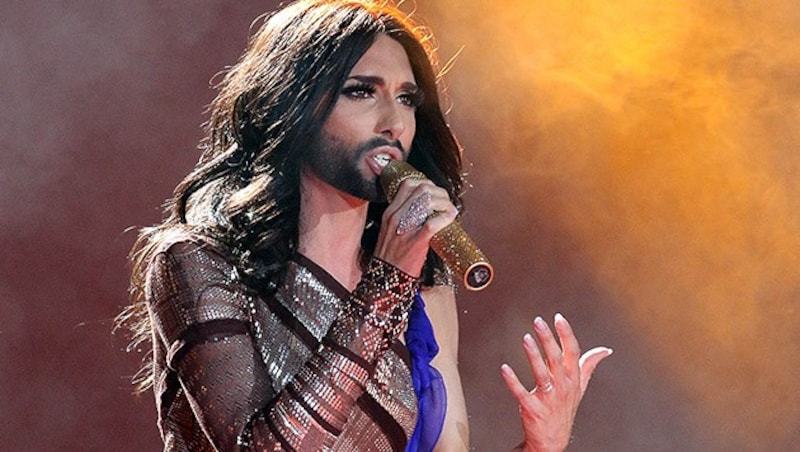 Conchita Wurst ist seit ihrem Song-Contest-Sieg gefragter denn je. (Bild: AP/Ronald Zak)