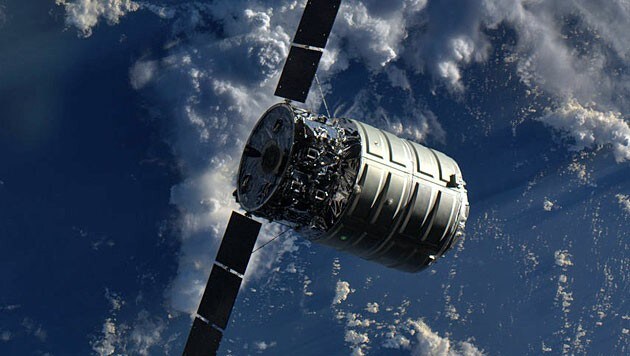 Eine "Cygnus"-Kapsel auf dem Weg zurück zur Erde. (Bild: NASA)
