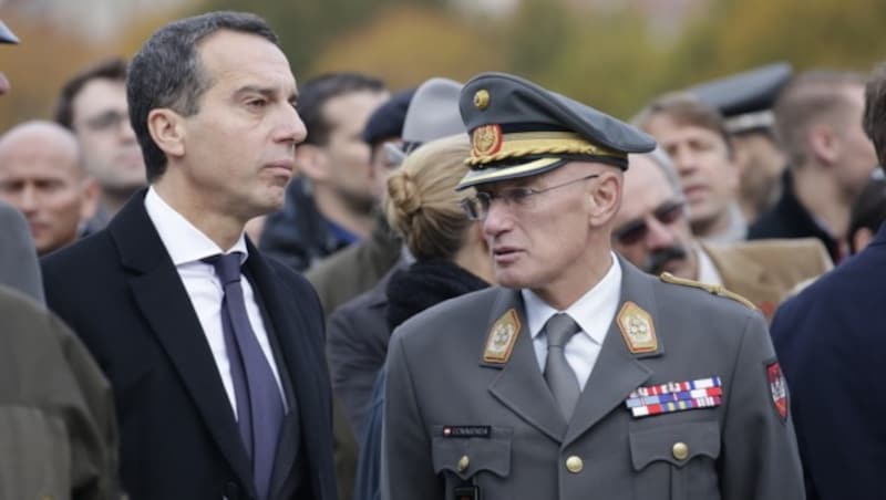 Kanzler Kern mit Generalstabschef Othmar Commenda (Bild: Klemens Groh)