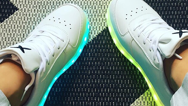 LED-Sneaker sind der neueste Turnschuh-Trend. (Bild: instagram.com/voguewilliams)
