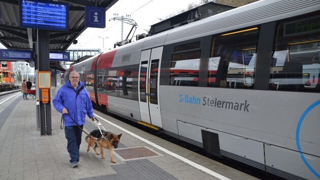 Bisher endete die S-Bahn am Bahnhof Bruck. Bald geht es weiter in Richtung Osten und Westen. (Bild: Heinz Weeber)