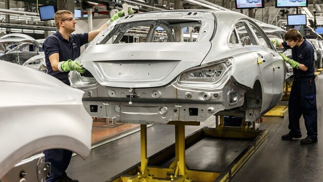 Automobilproduktion bei Mercedes-Benz (Bild: Daimler)