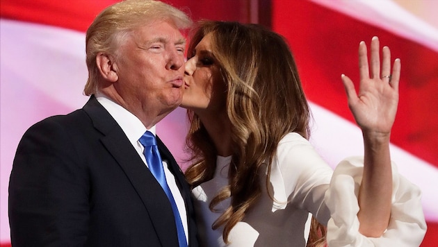 Donald und Melania Trump (Bild: APA/AFP/CHIP SOMODEVILLA)