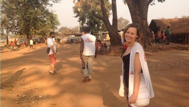 Ihr ansteckendes Lachen vergeht Nina Egger auch im Einsatz, wie hier im Kongo, nicht. (Bild: Katja Ott)
