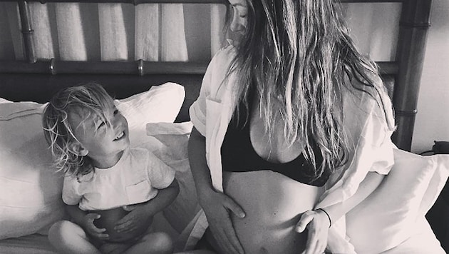 Mit diesem herzigen Bild bestätigt Olivia Wilde ihre zweite Schwangerschaft. (Bild: instagram.com/oliviawilde)